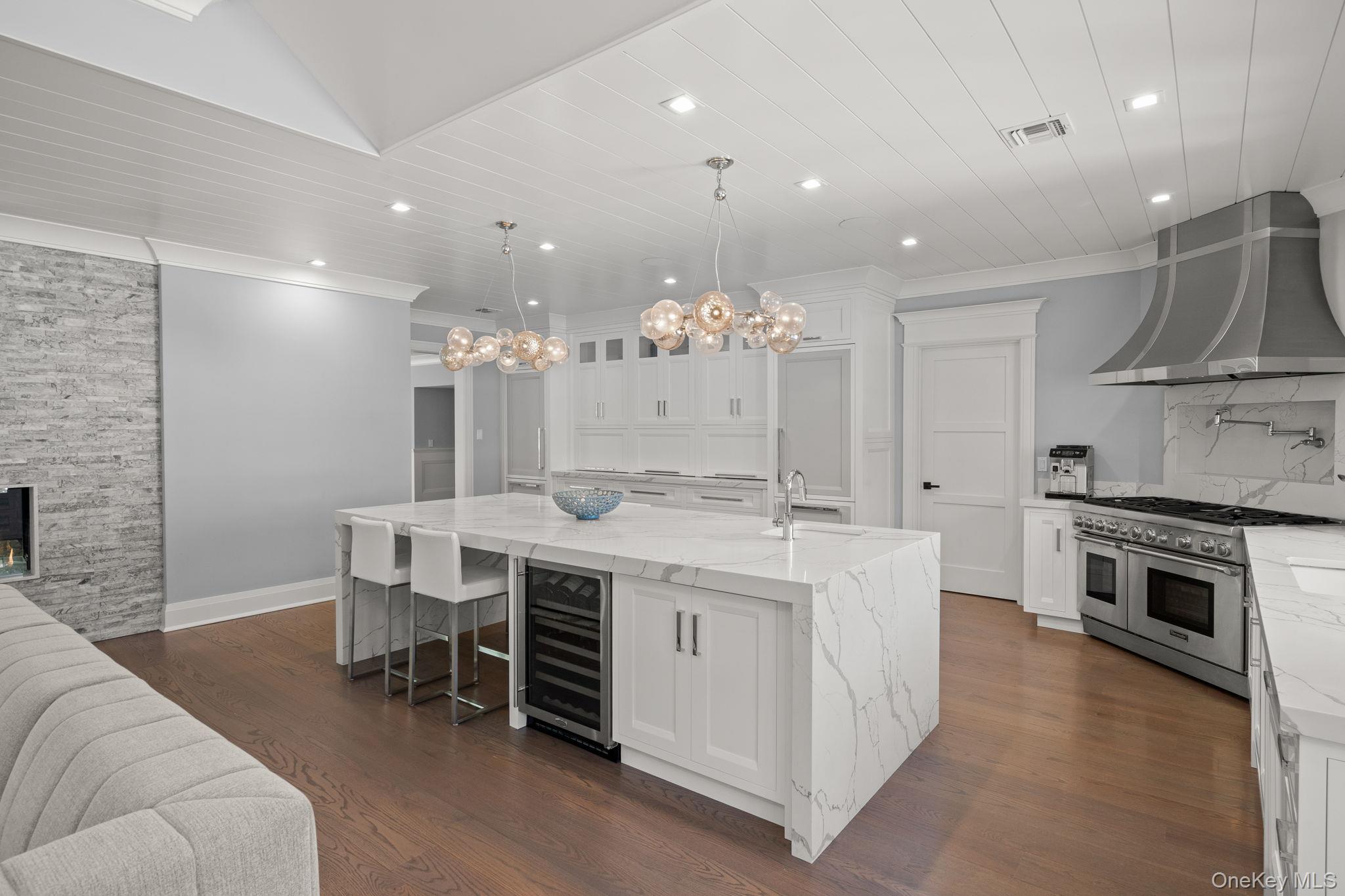 8 East Huxley Drive, Lloyd Harbor, NY 11743