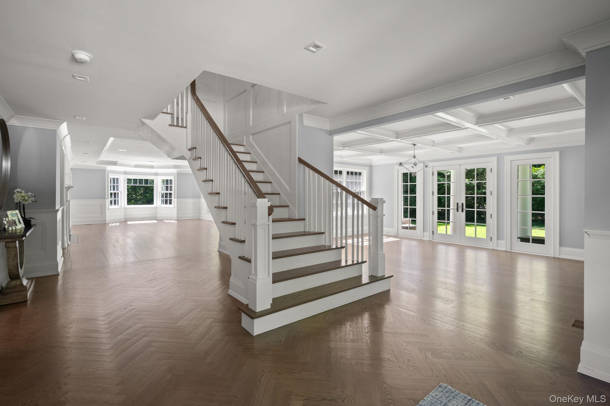 8 East Huxley Drive, Lloyd Harbor, NY 11743