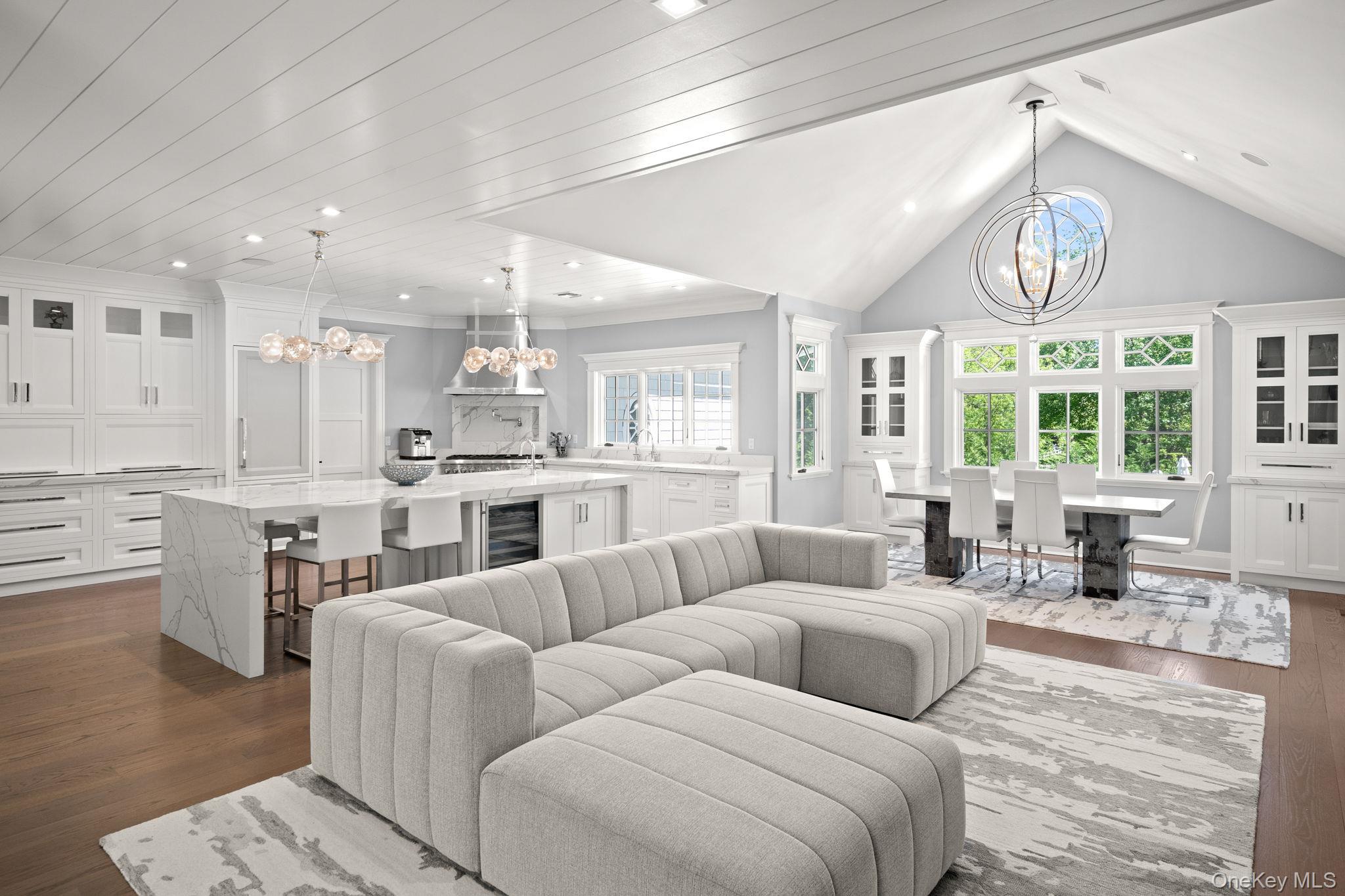 8 East Huxley Drive, Lloyd Harbor, NY 11743