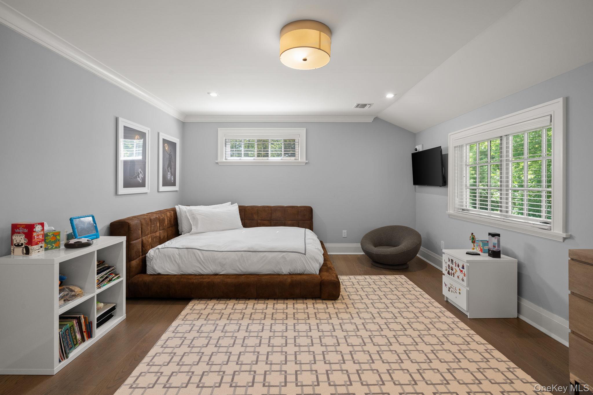 8 East Huxley Drive, Lloyd Harbor, NY 11743