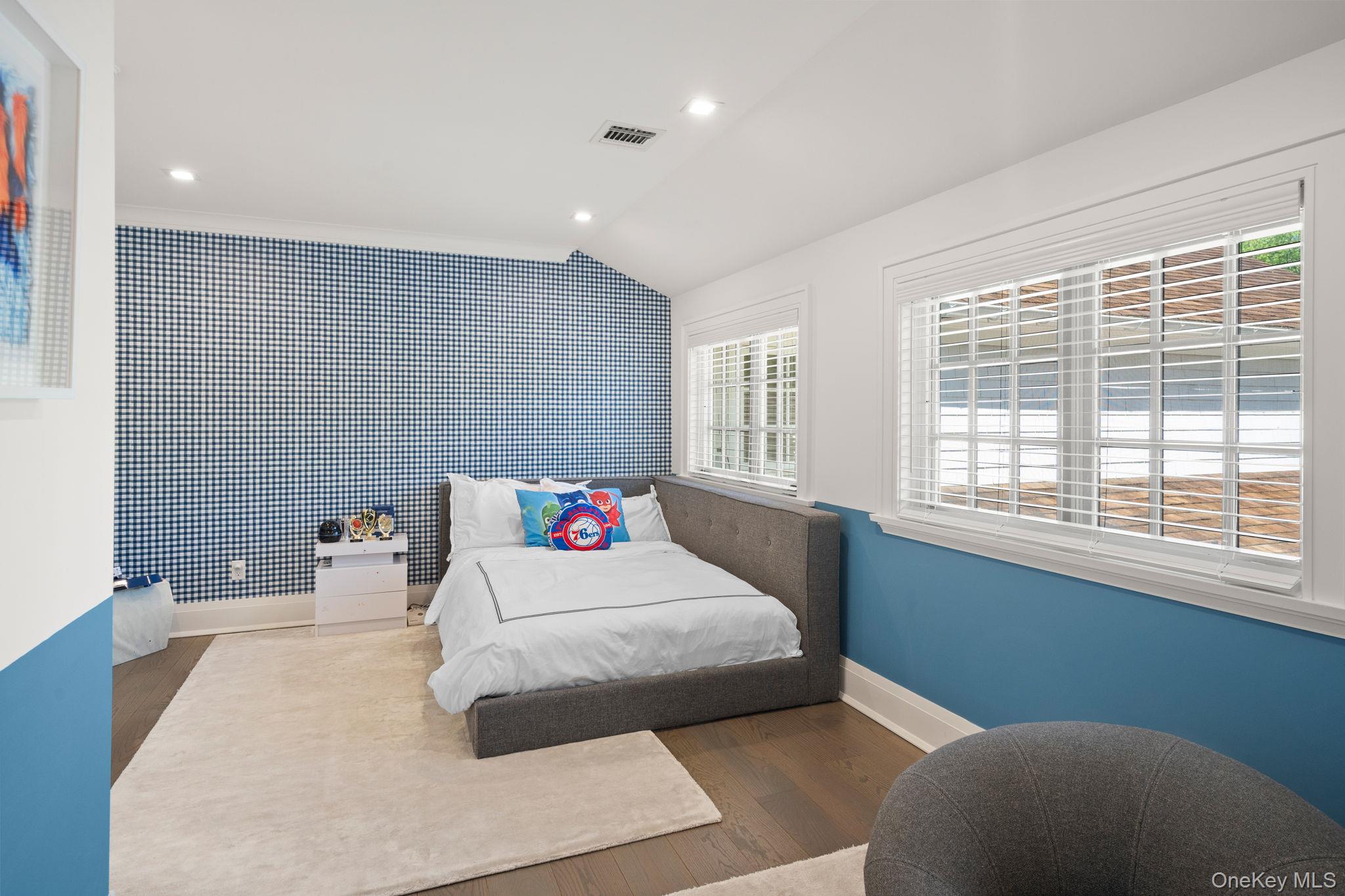 8 East Huxley Drive, Lloyd Harbor, NY 11743