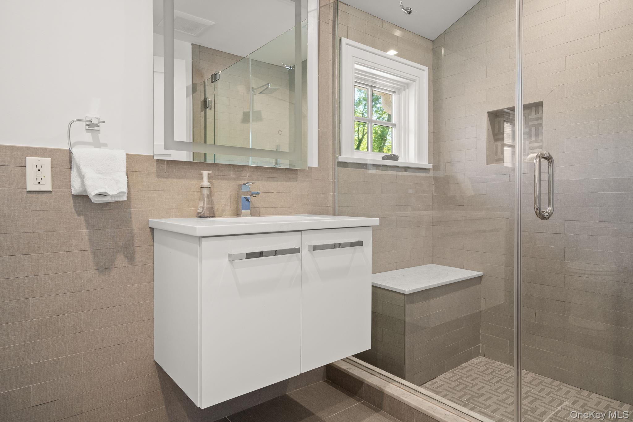 8 East Huxley Drive, Lloyd Harbor, NY 11743