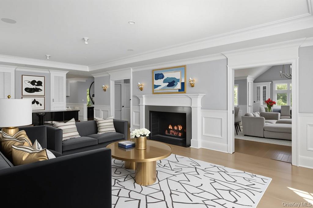 8 East Huxley Drive, Lloyd Harbor, NY 11743