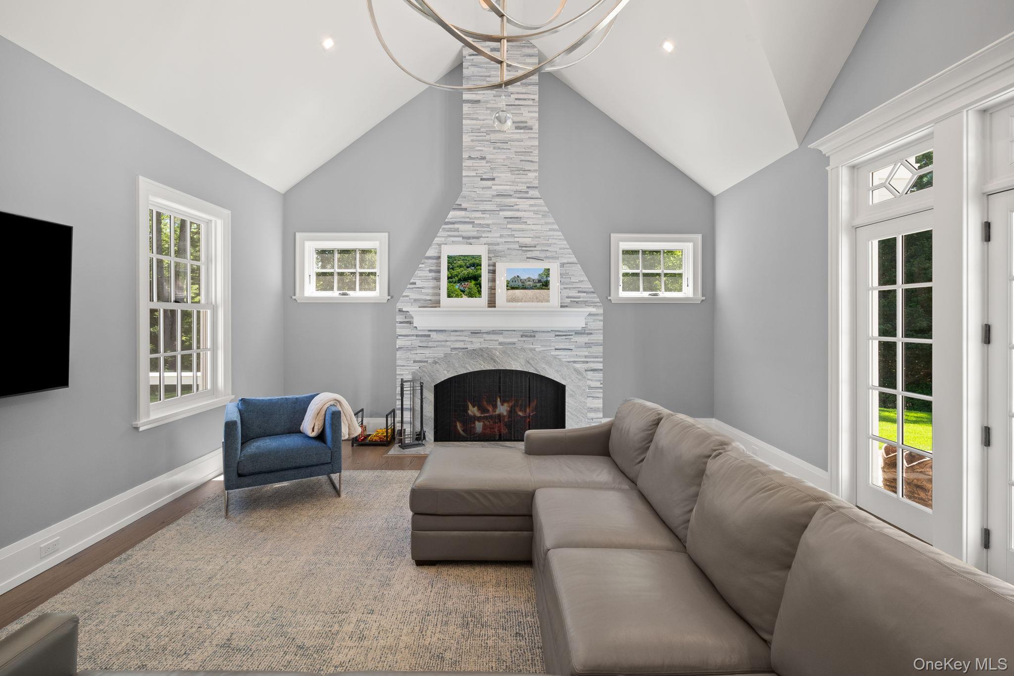 8 East Huxley Drive, Lloyd Harbor, NY 11743