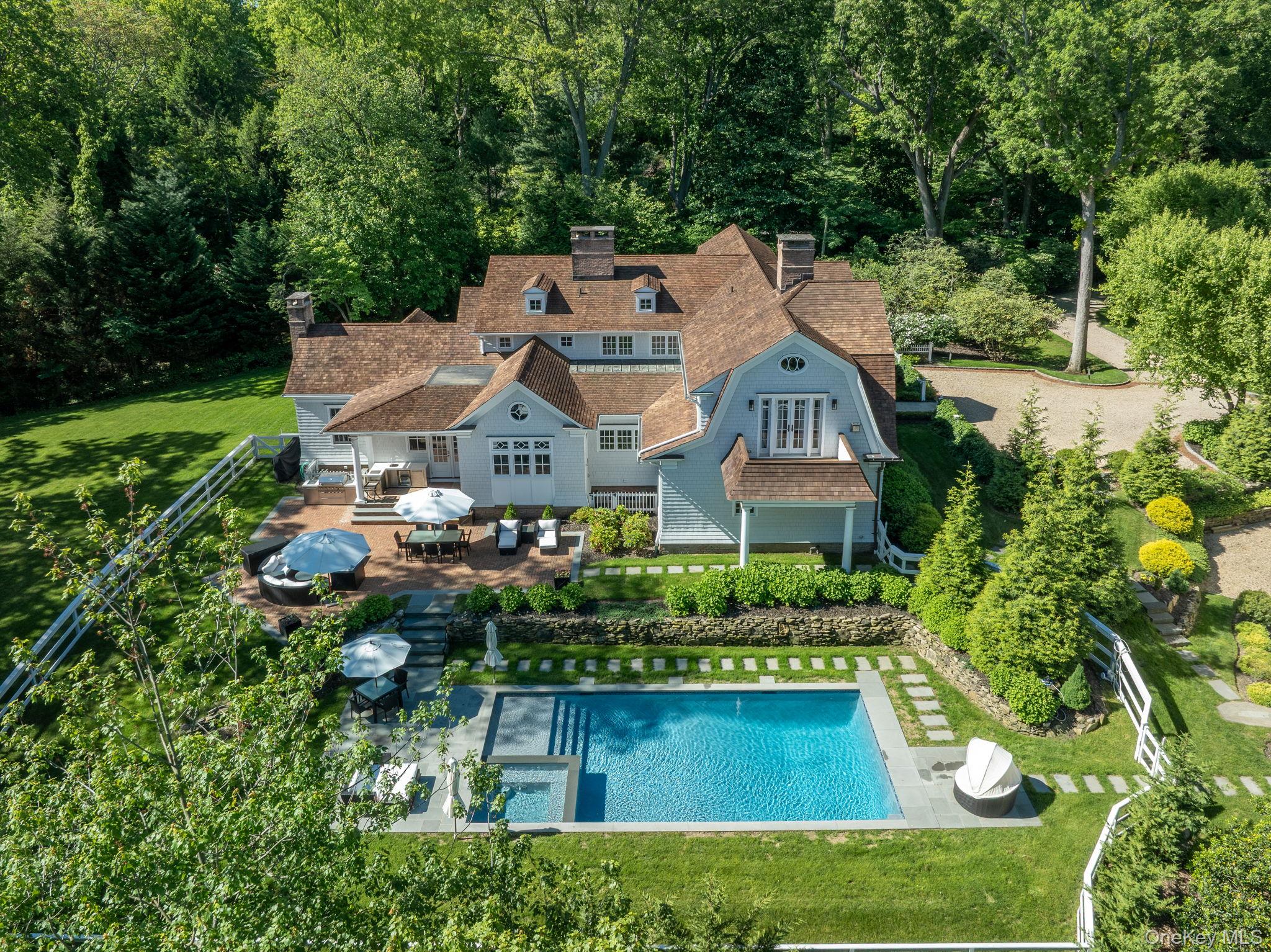 8 East Huxley Drive, Lloyd Harbor, NY 11743