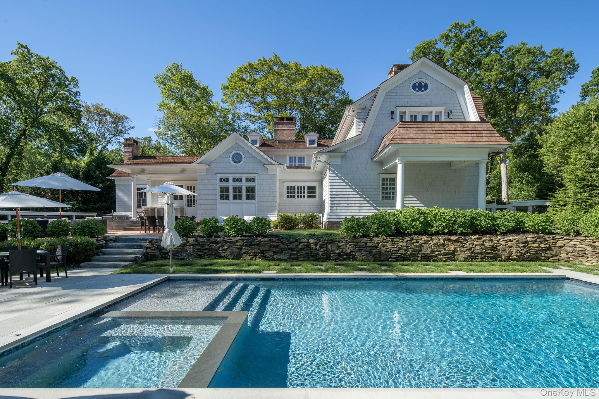 8 East Huxley Drive, Lloyd Harbor, NY 11743