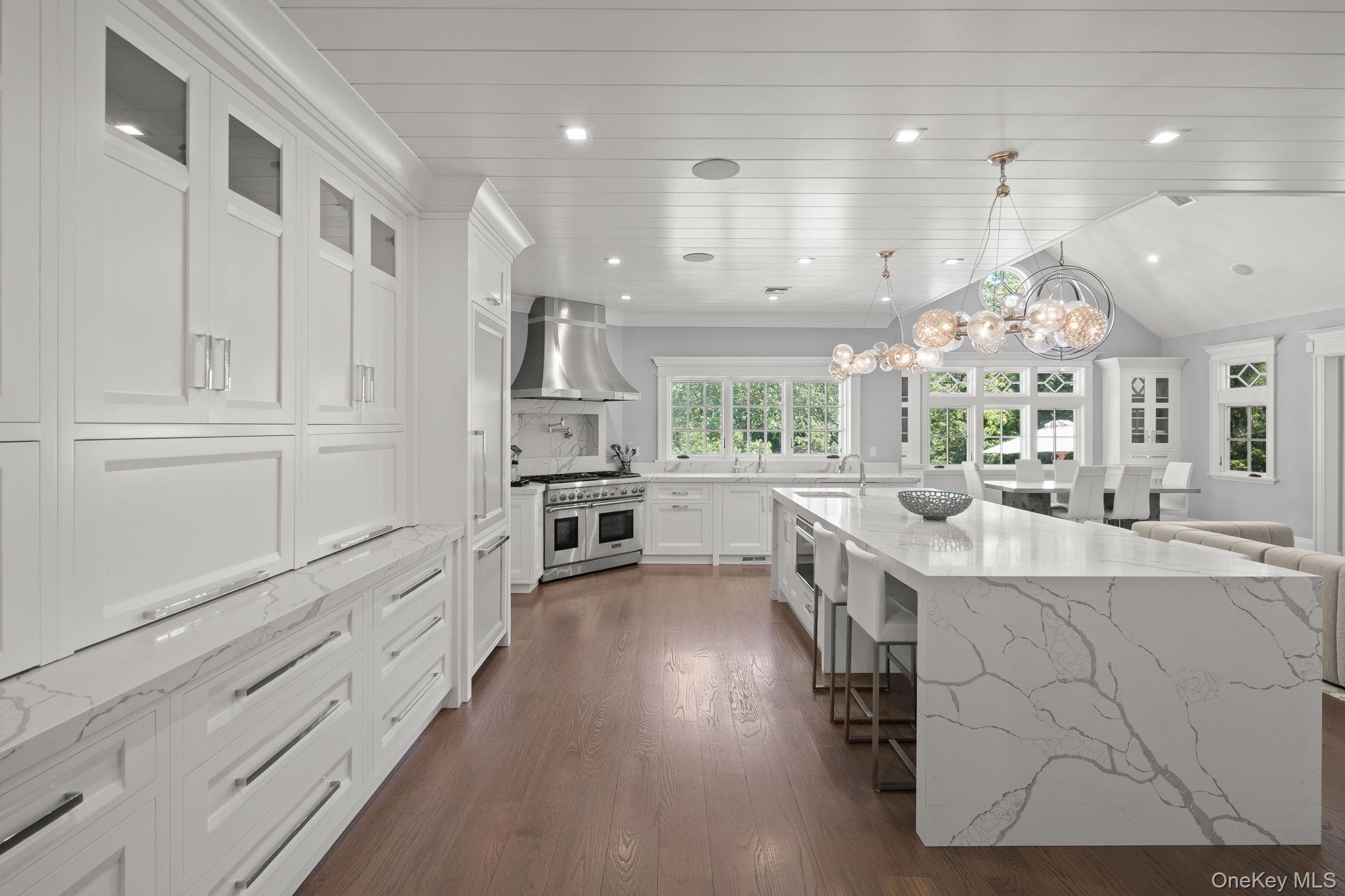 8 East Huxley Drive, Lloyd Harbor, NY 11743