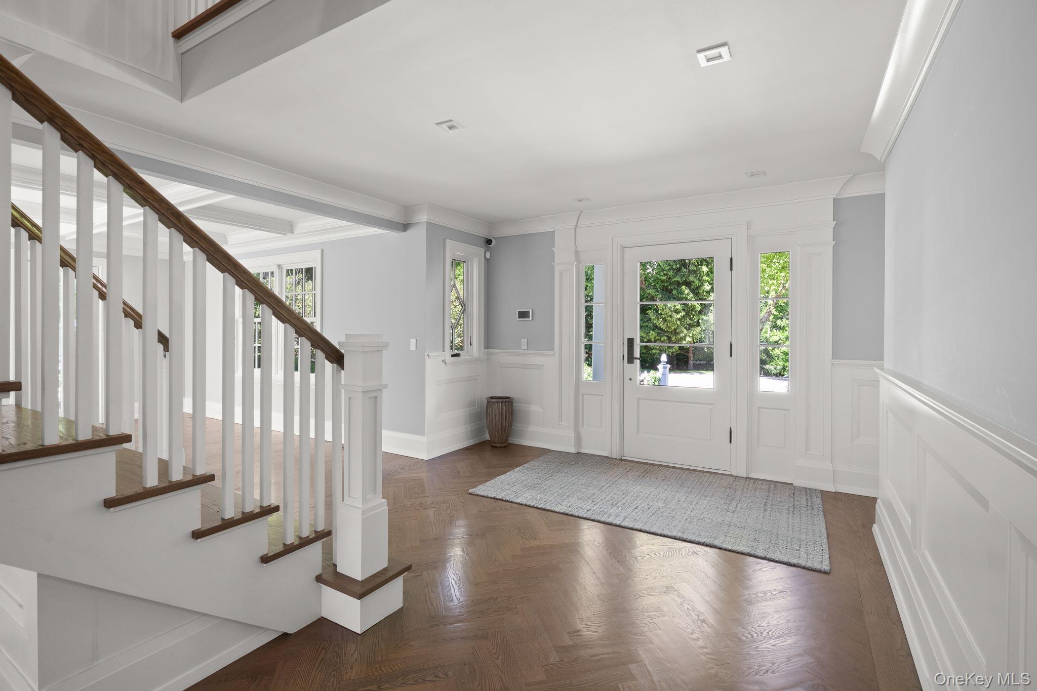 8 East Huxley Drive, Lloyd Harbor, NY 11743