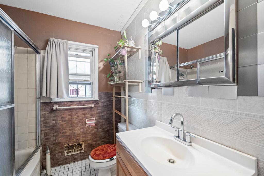 115-72 Farmers Boulevard, Saint Albans, NY 11412