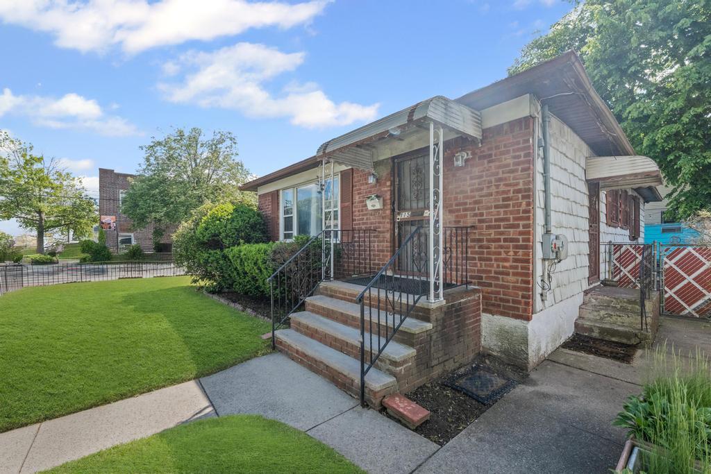 115-72 Farmers Boulevard, Saint Albans, NY 11412