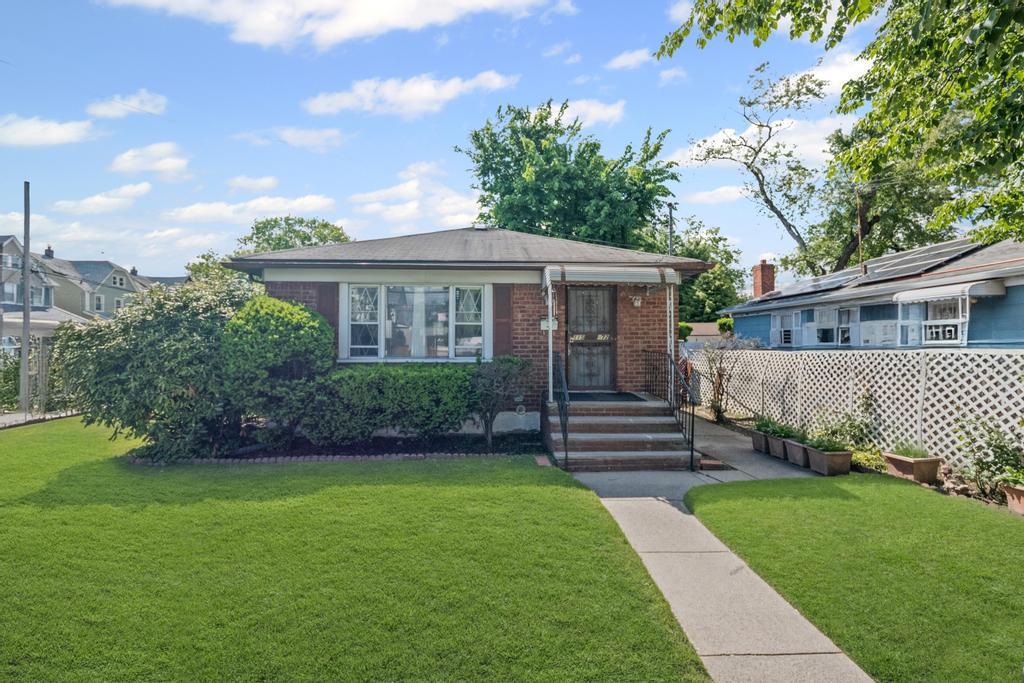 115-72 Farmers Boulevard, Saint Albans, NY 11412