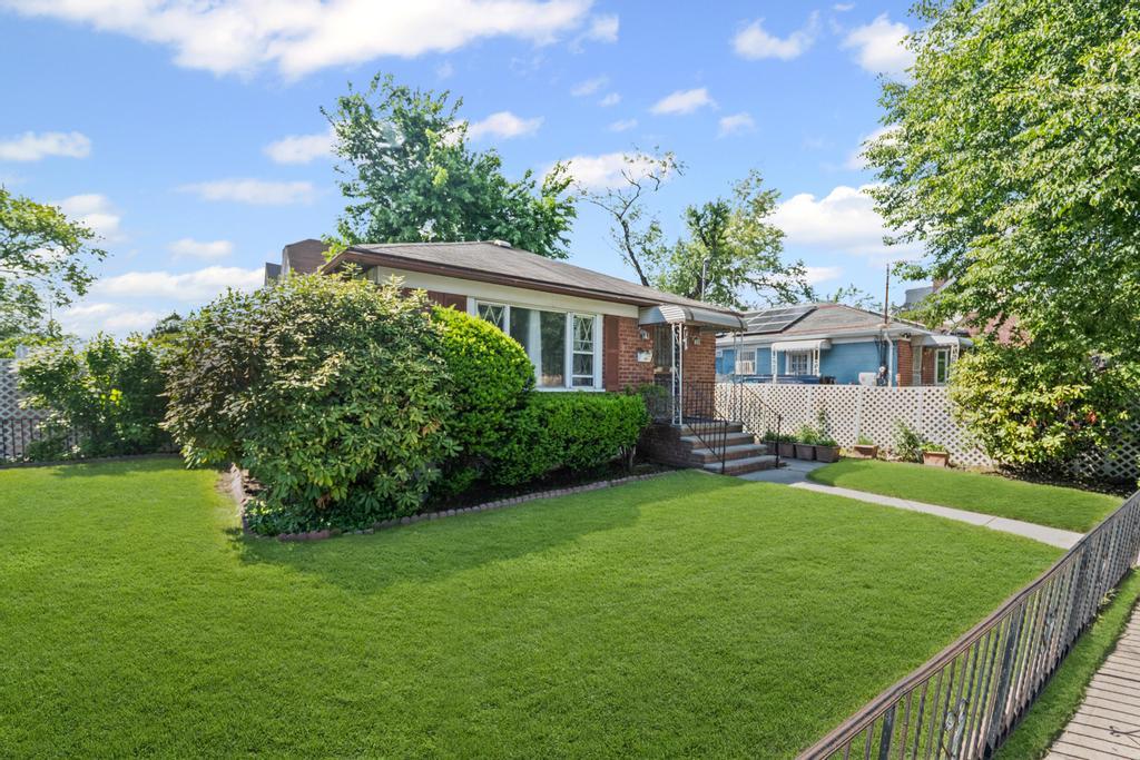 115-72 Farmers Boulevard, Saint Albans, NY 11412