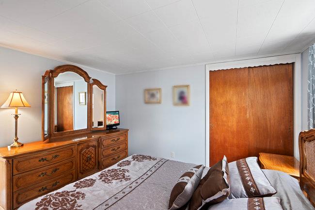 52 Legion Place, Malverne, NY 11565