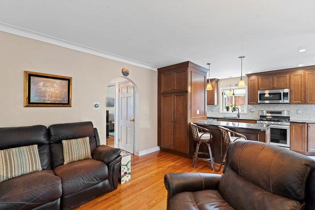 52 Legion Place, Malverne, NY 11565