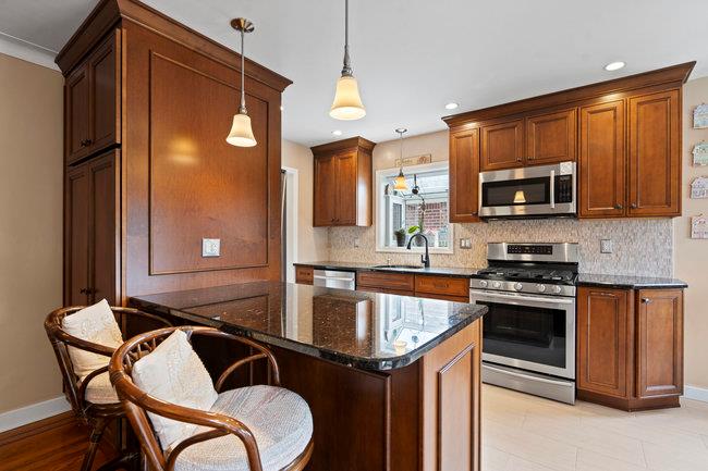 52 Legion Place, Malverne, NY 11565