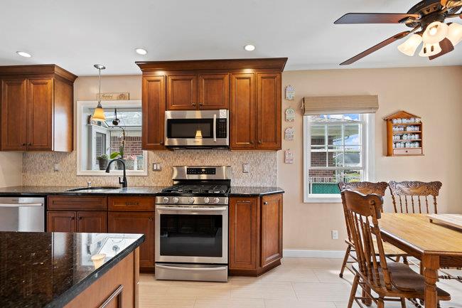 52 Legion Place, Malverne, NY 11565