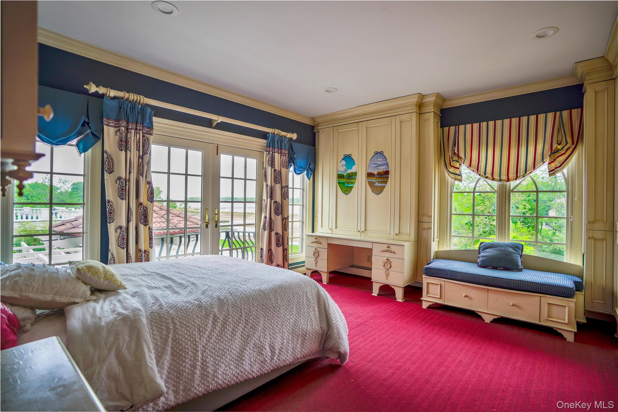 17 Split Rock Drive, Great Neck, NY 11024