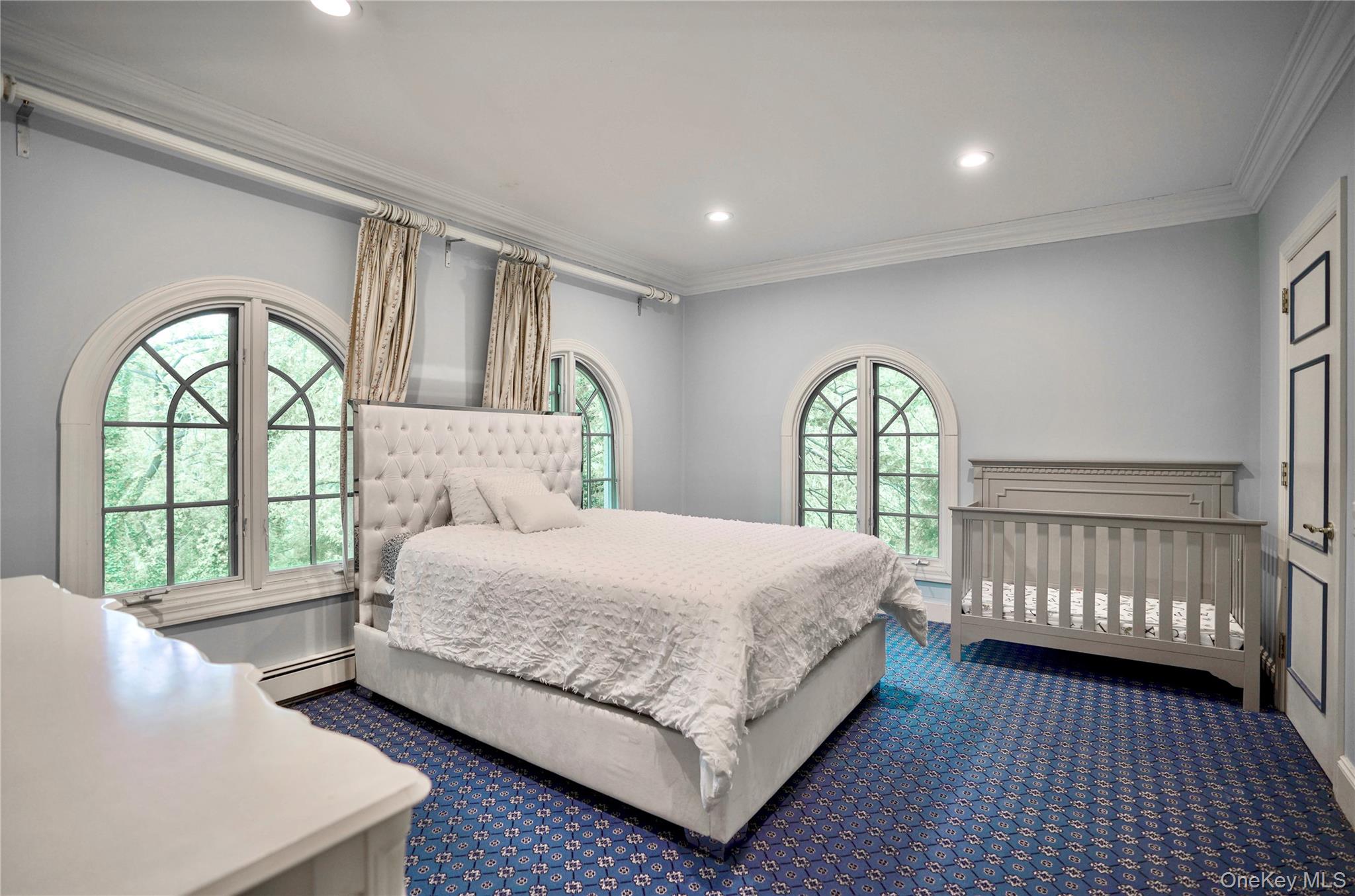 17 Split Rock Drive, Great Neck, NY 11024