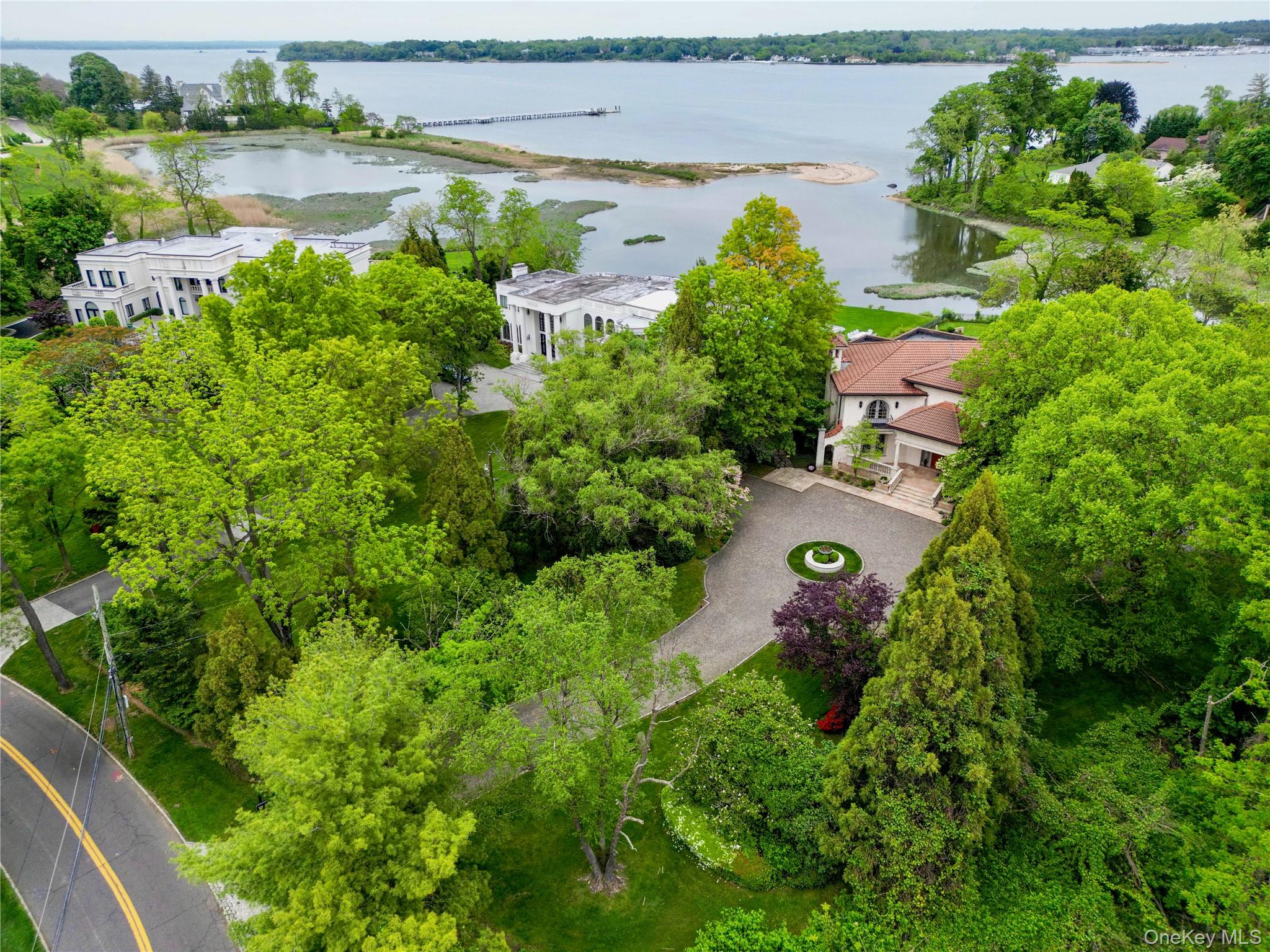 17 Split Rock Drive, Great Neck, NY 11024