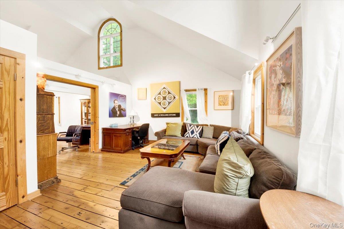 161 Goldens Bridge Road, Katonah, NY 10536