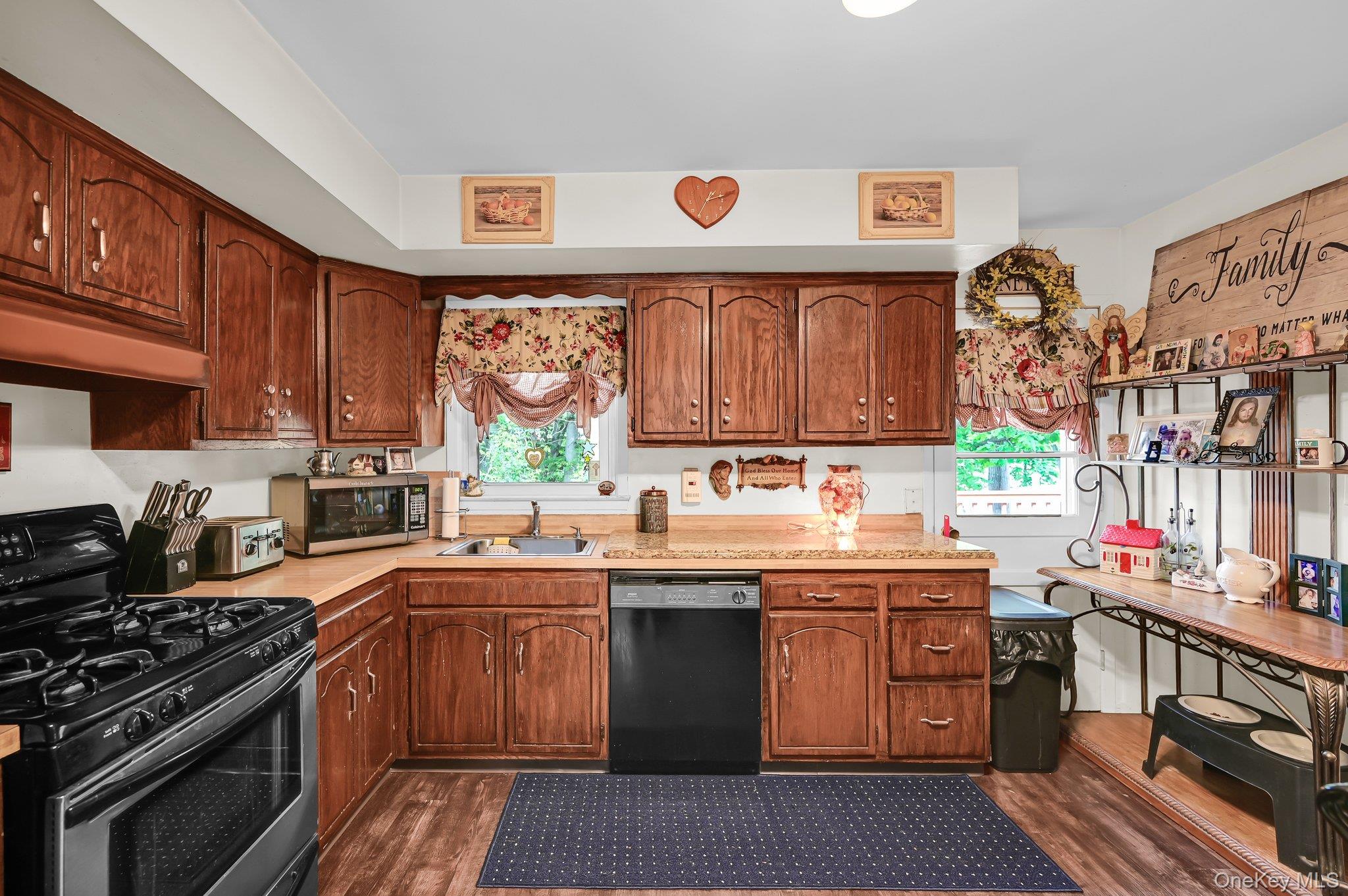 10 Catawba Drive, West Nyack, NY 10994