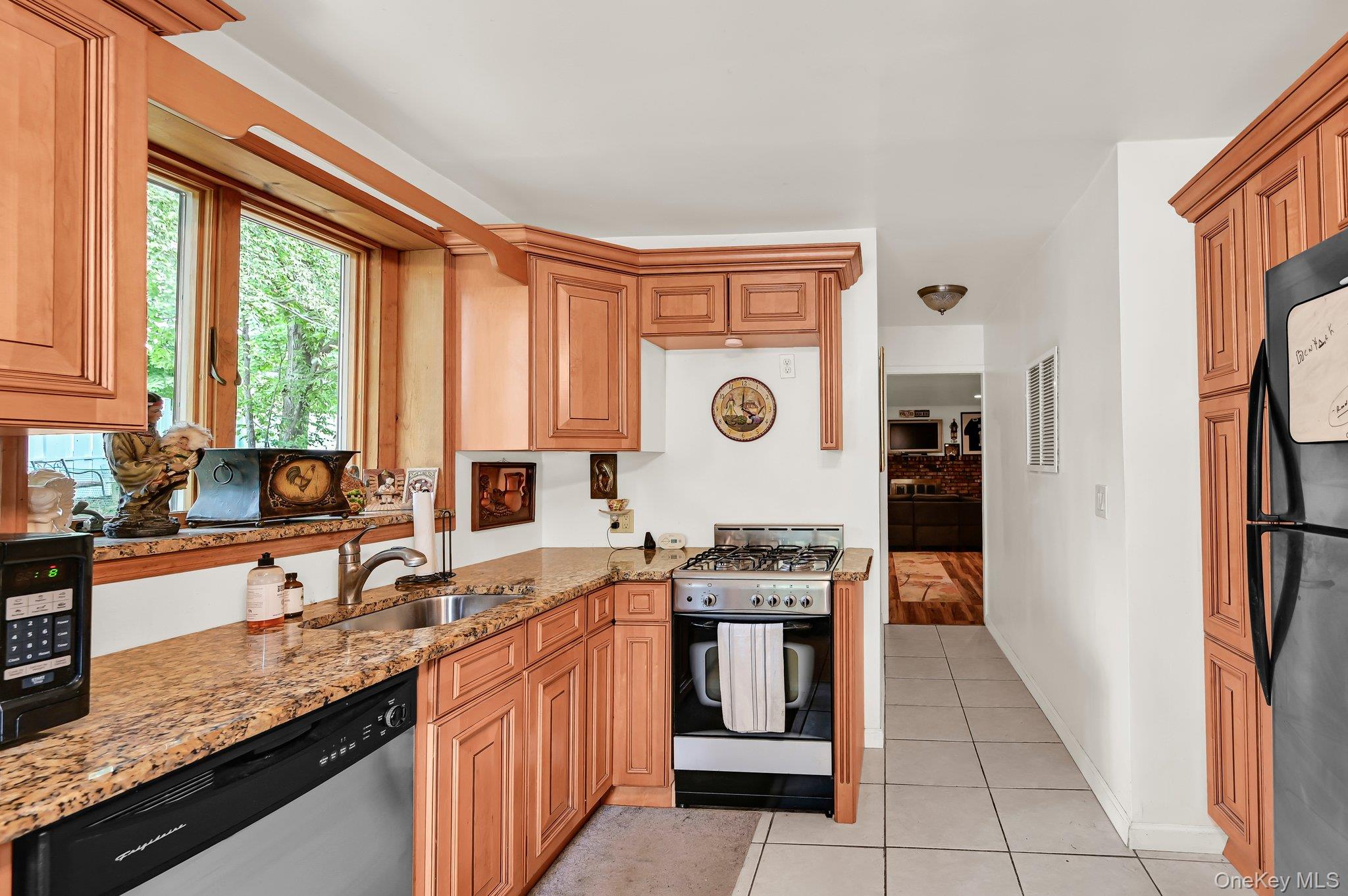 10 Catawba Drive, West Nyack, NY 10994