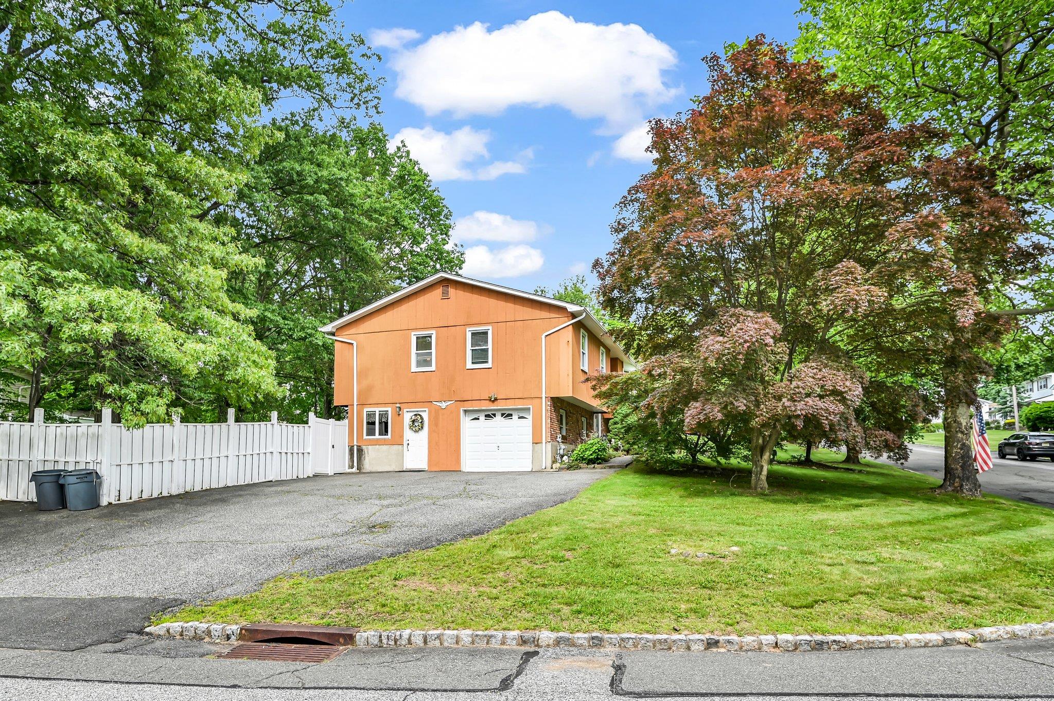 10 Catawba Drive, West Nyack, NY 10994