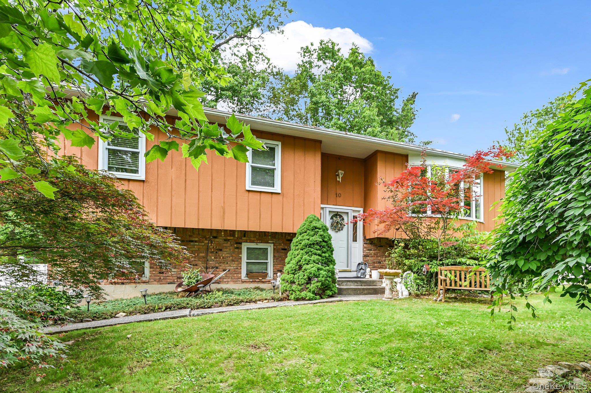 10 Catawba Drive, West Nyack, NY 10994