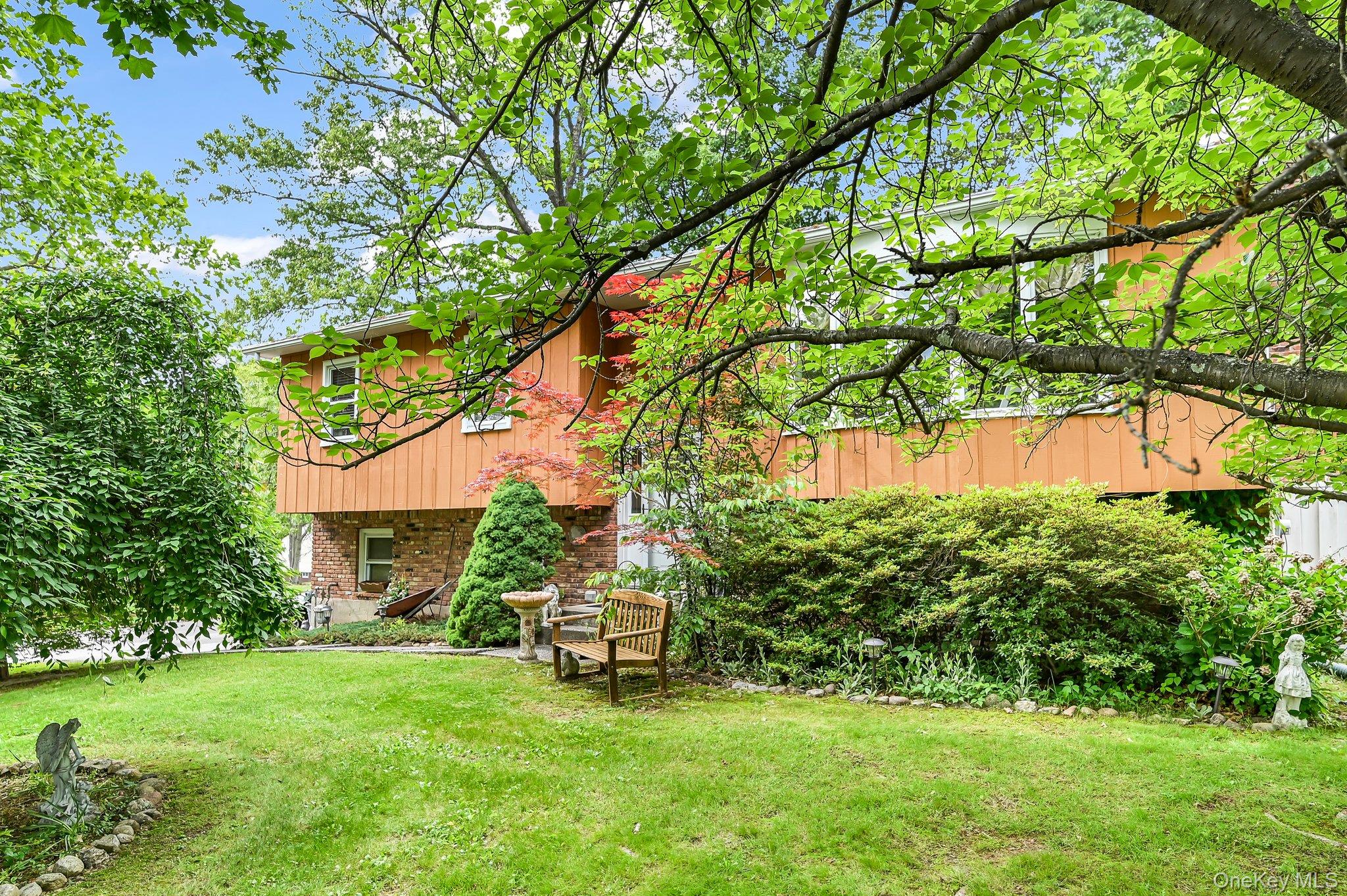 10 Catawba Drive, West Nyack, NY 10994