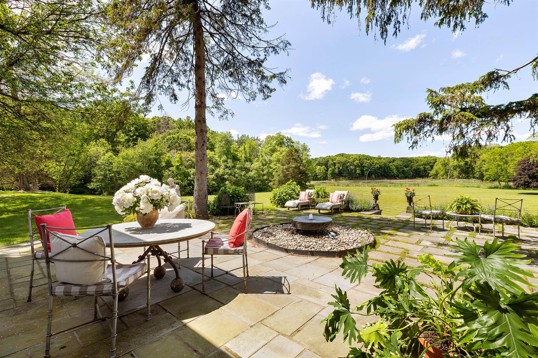 1049 County Route 19, Elizaville, NY 12523