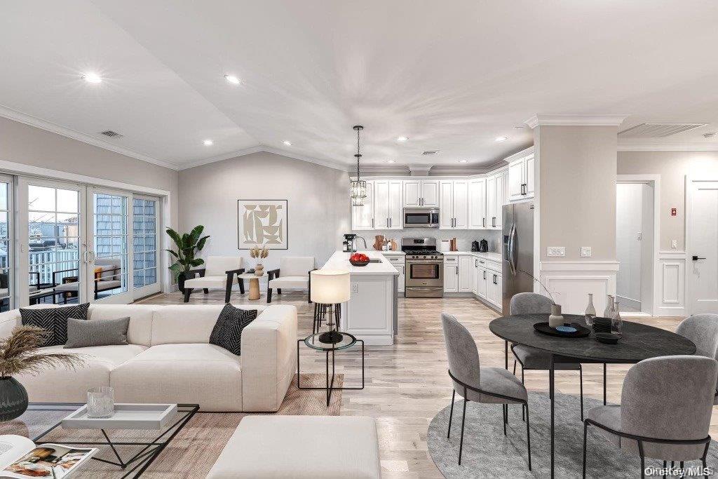 13 Ocean Watch Court, Freeport, NY 11520