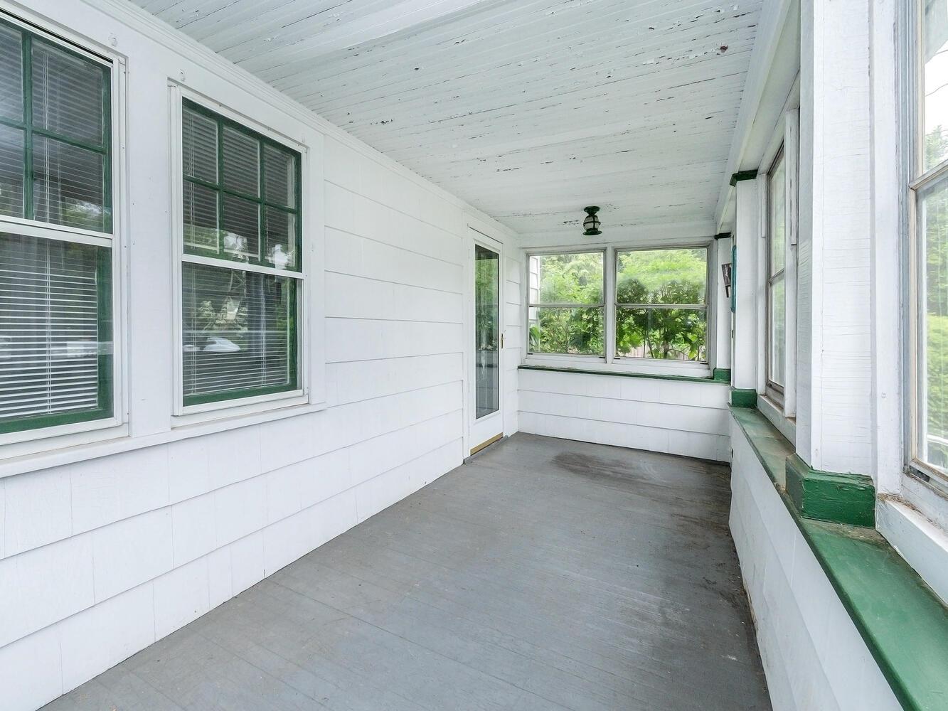 3 3rd Street, Glenwood Landing, NY 11547