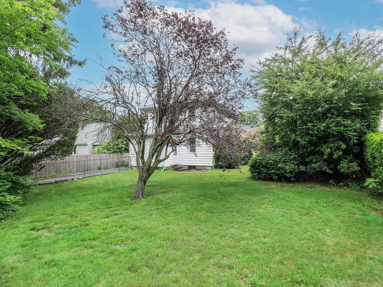 3 3rd Street, Glenwood Landing, NY 11547