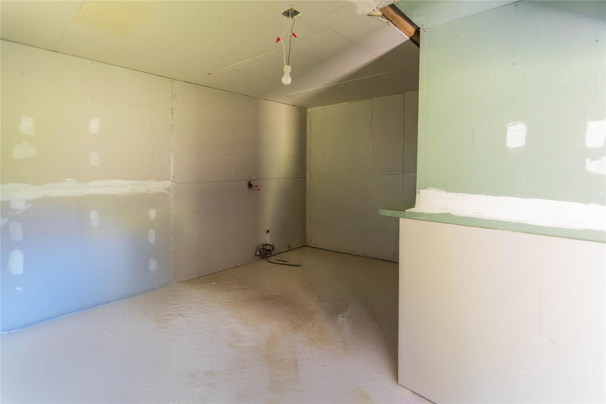 750 Irish Cape Road, Ellenville, NY 12428