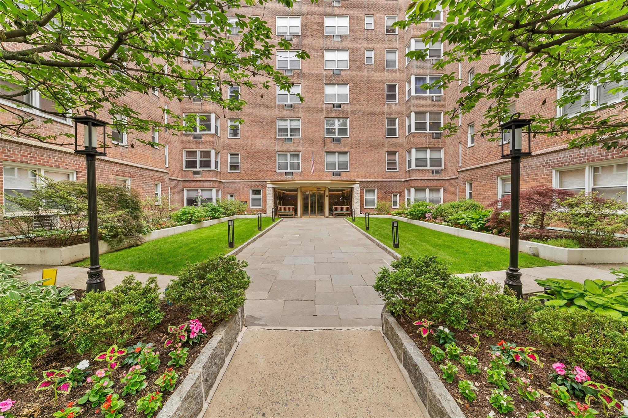 120 E Hartsdale # 3L, Hartsdale, NY 10530