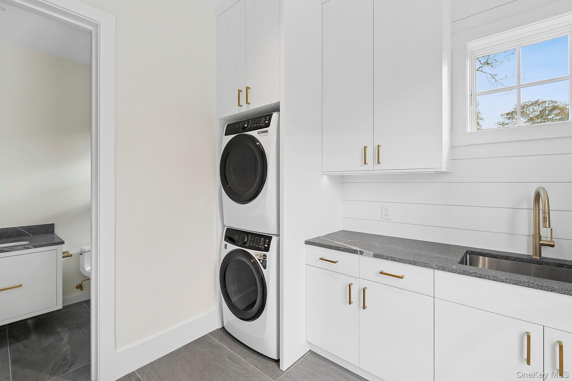 25 Liberty Street, Westhampton Beach, NY 11978