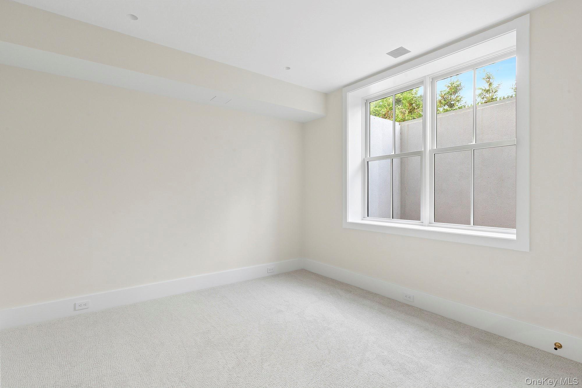 25 Liberty Street, Westhampton Beach, NY 11978