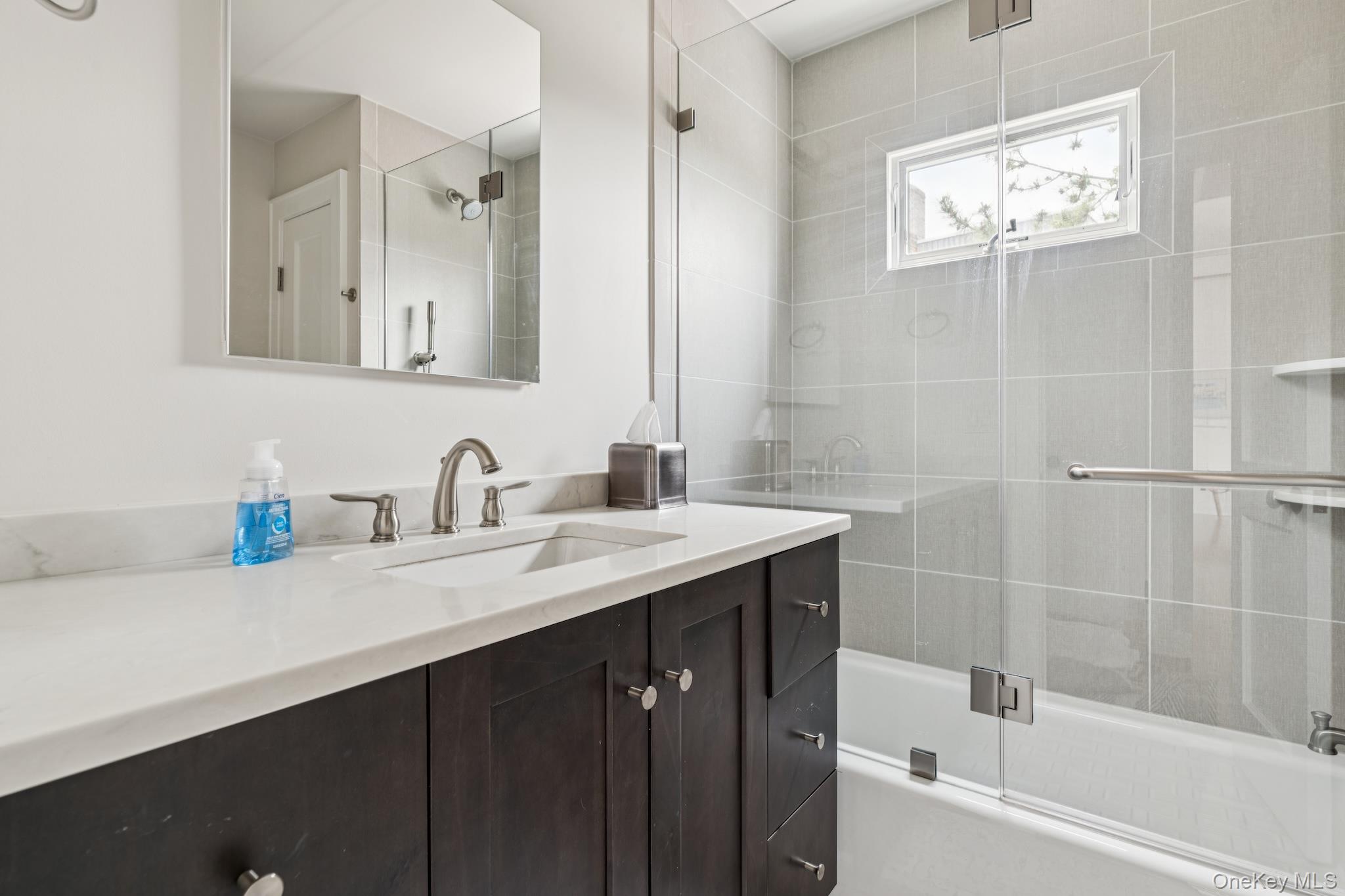 355 Dune Rd, Westhampton Beach, NY 11978