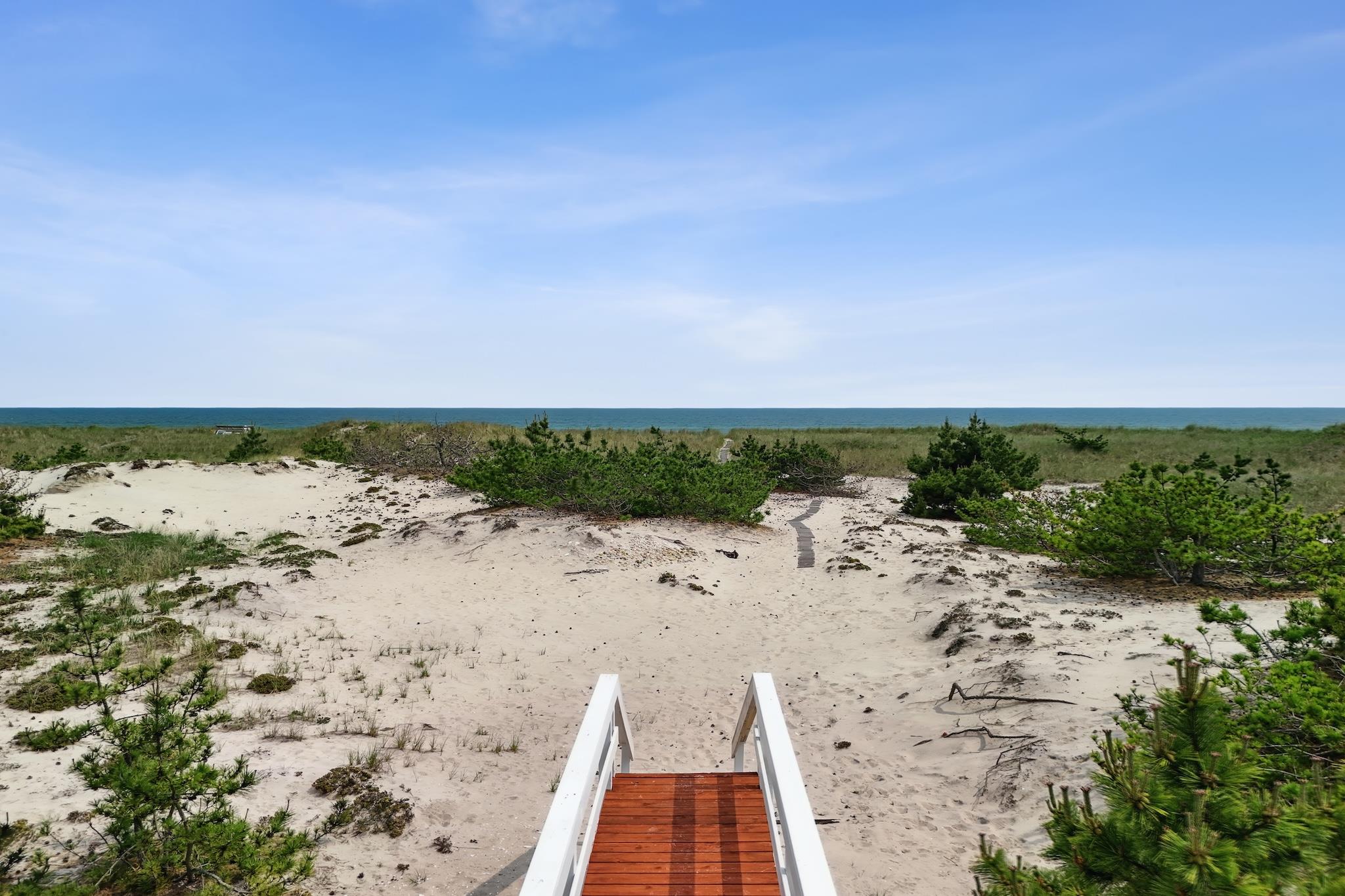 355 Dune Rd, Westhampton Beach, NY 11978