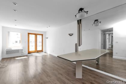 440 W Broadway # 3A, Long Beach, NY 11561