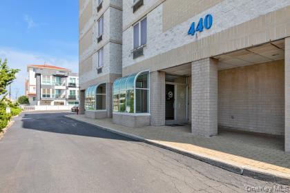 440 W Broadway # 3A, Long Beach, NY 11561