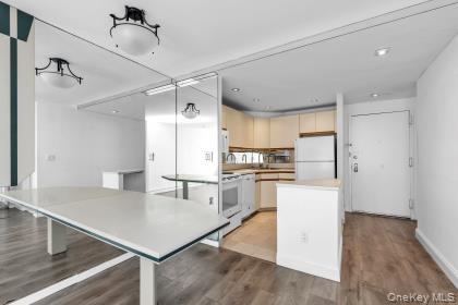 440 W Broadway # 3A, Long Beach, NY 11561