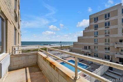 440 W Broadway # 3A, Long Beach, NY 11561