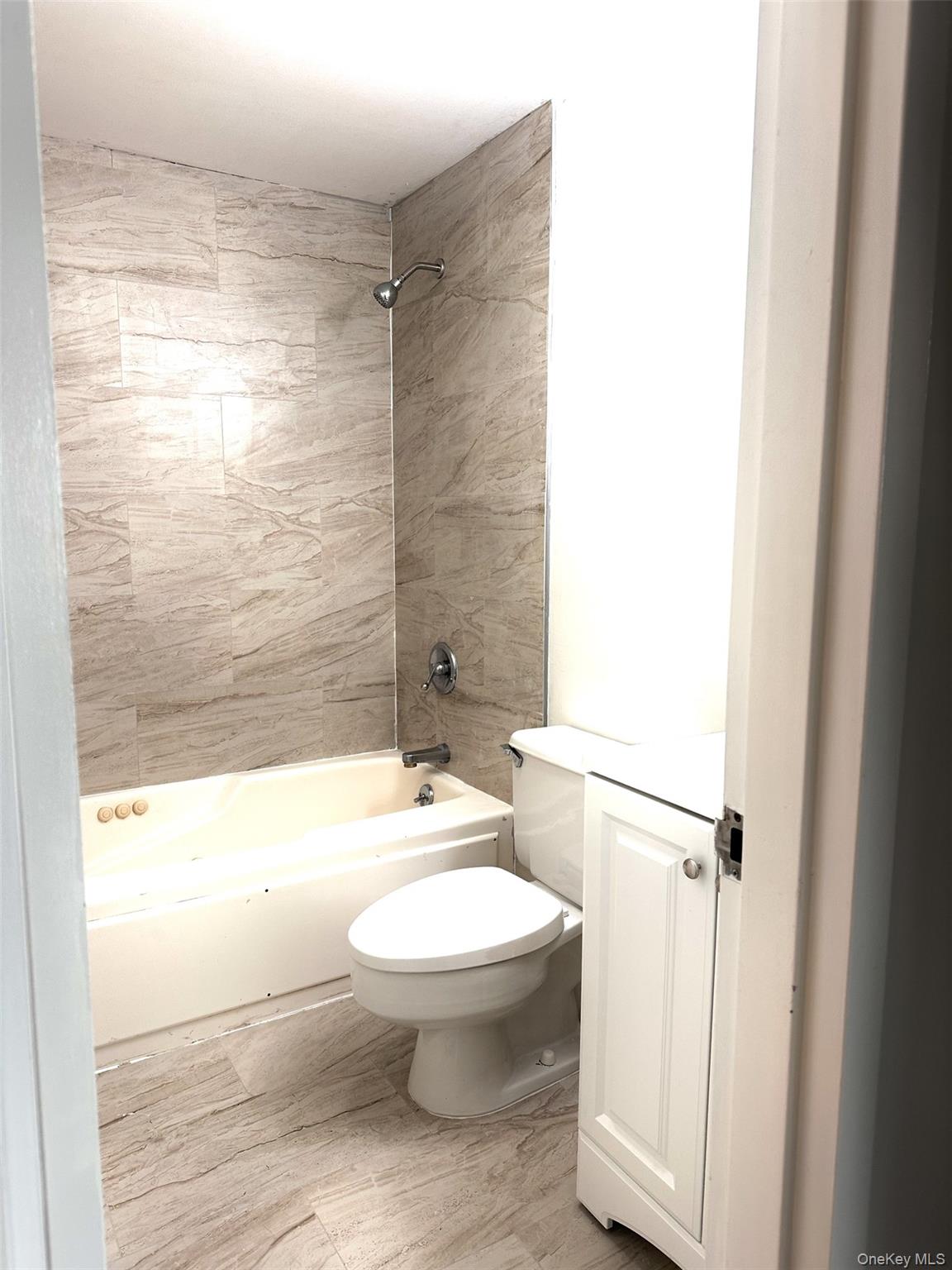 440 W Broadway # 3A, Long Beach, NY 11561