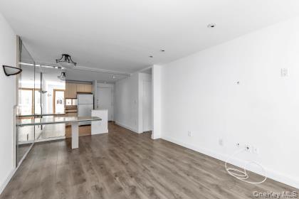 440 W Broadway # 3A, Long Beach, NY 11561