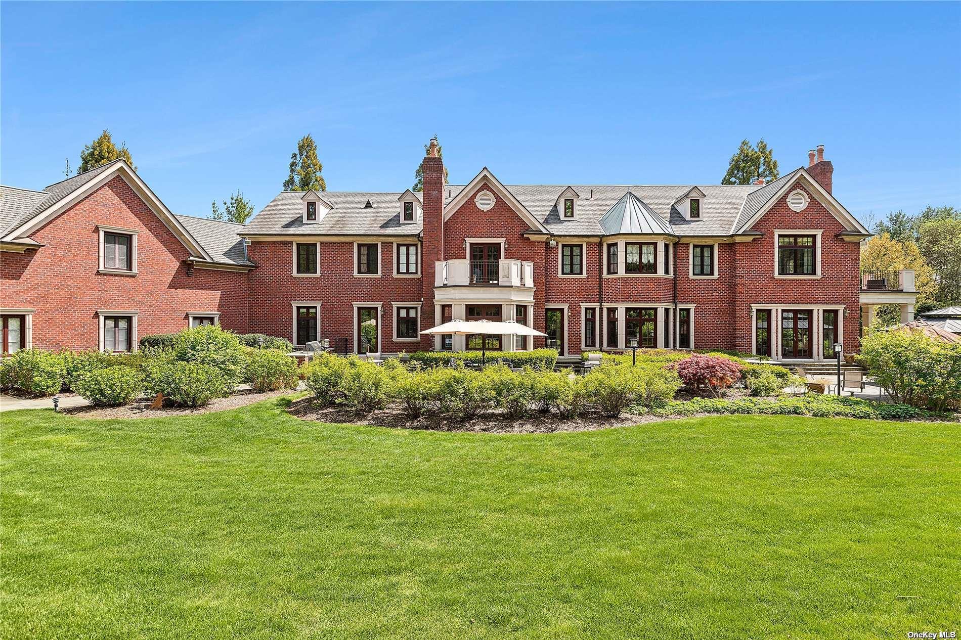 10 Orchard Lane, Old Westbury, NY 11568