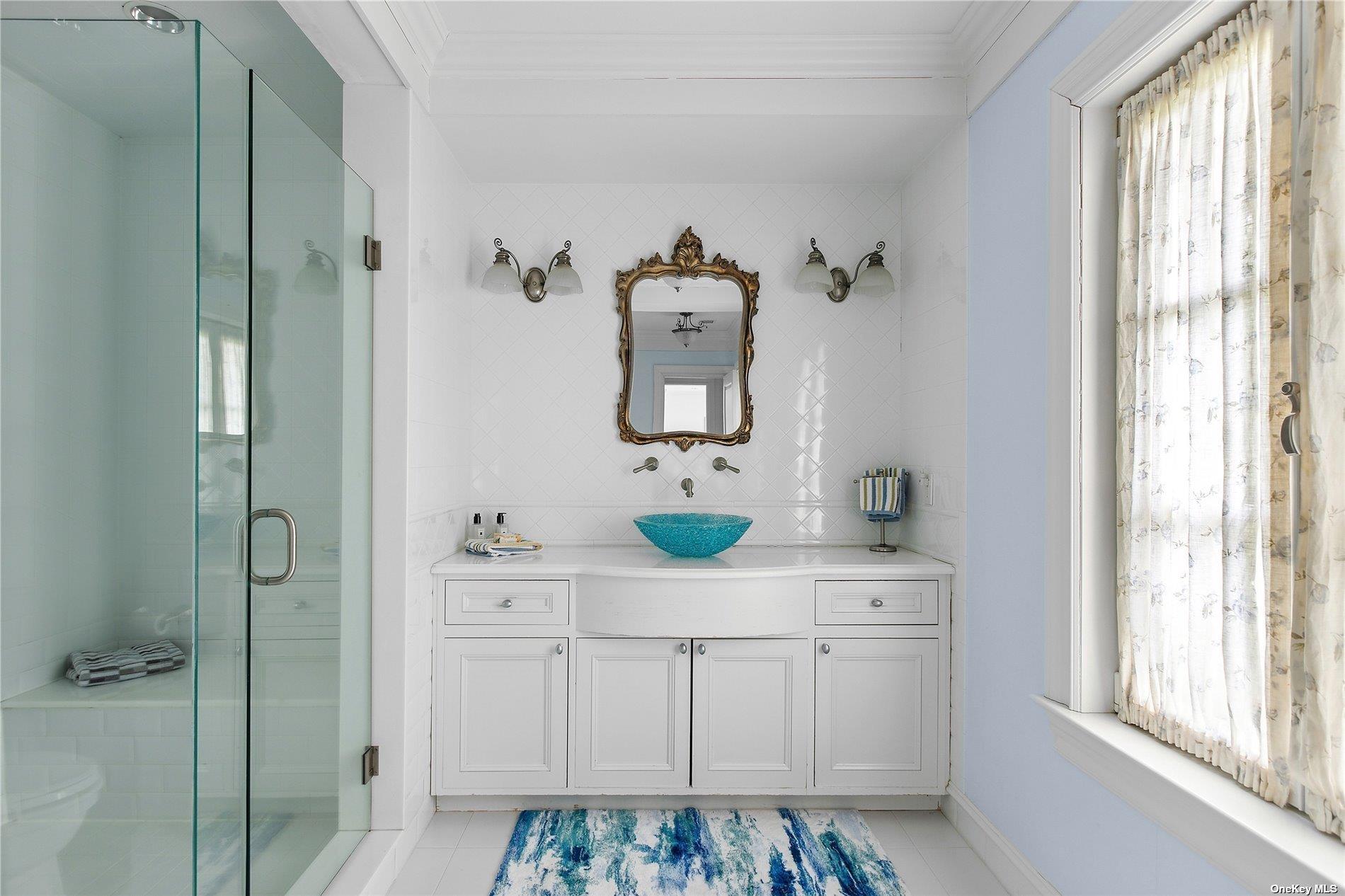 10 Orchard Lane, Old Westbury, NY 11568