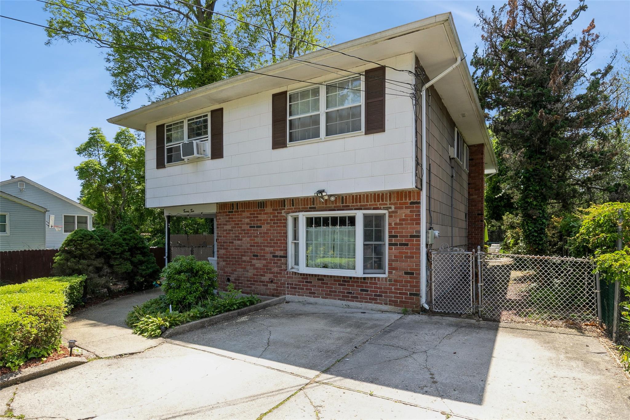 22 Landscape Drive, Wheatley Heights, NY 11798