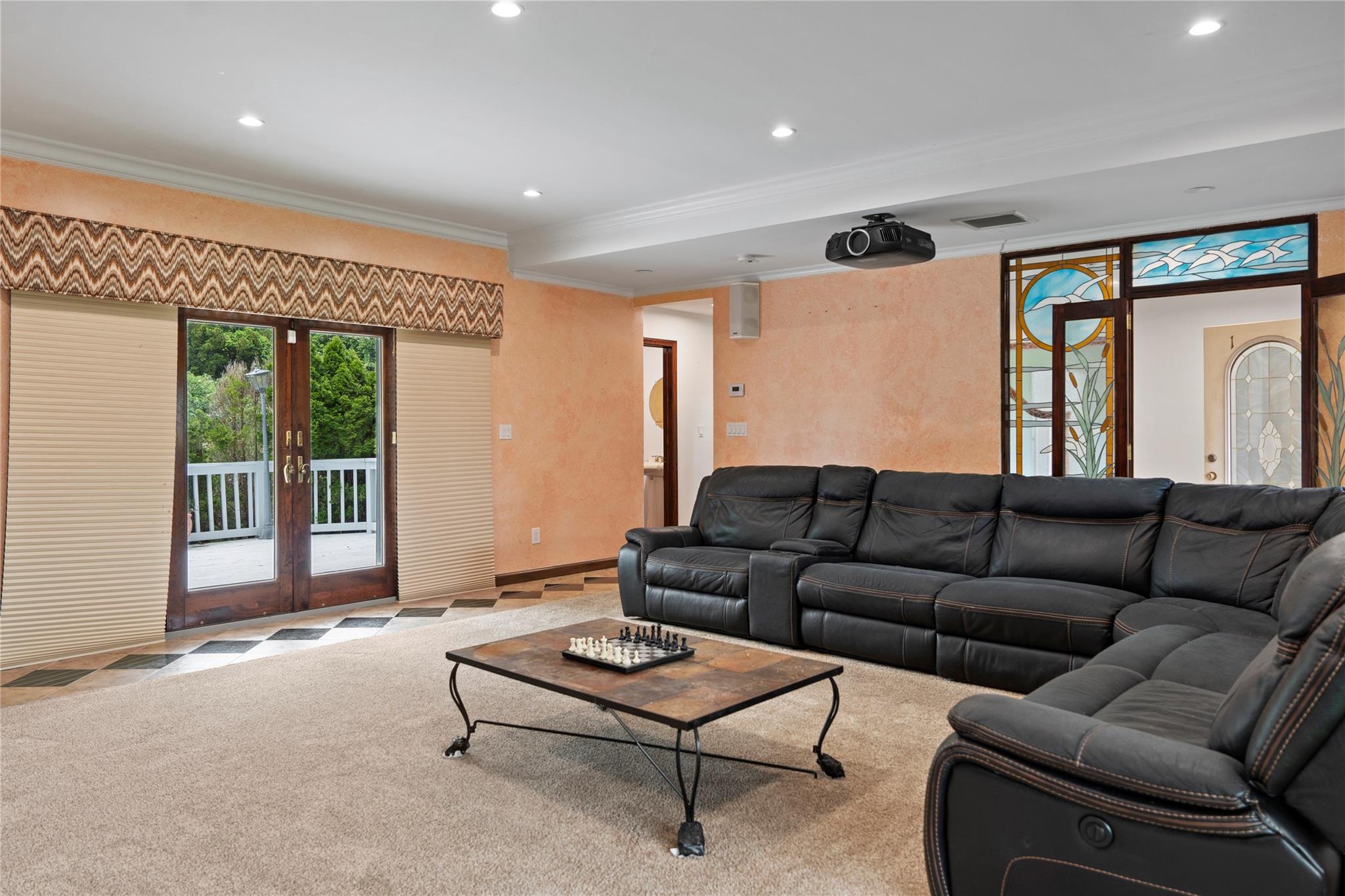 16 Eastland Drive, Glen Cove, NY 11542