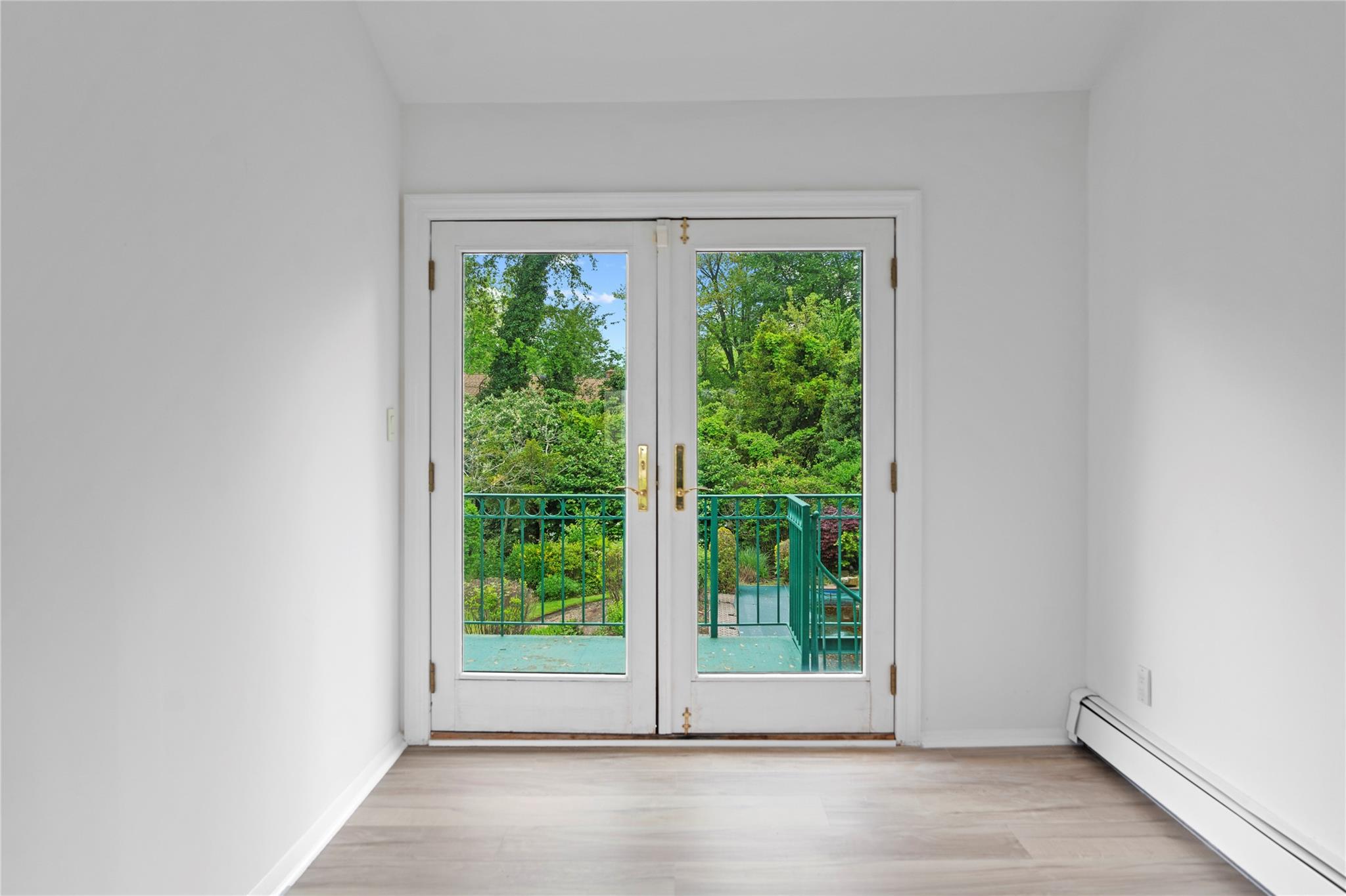 16 Eastland Drive, Glen Cove, NY 11542